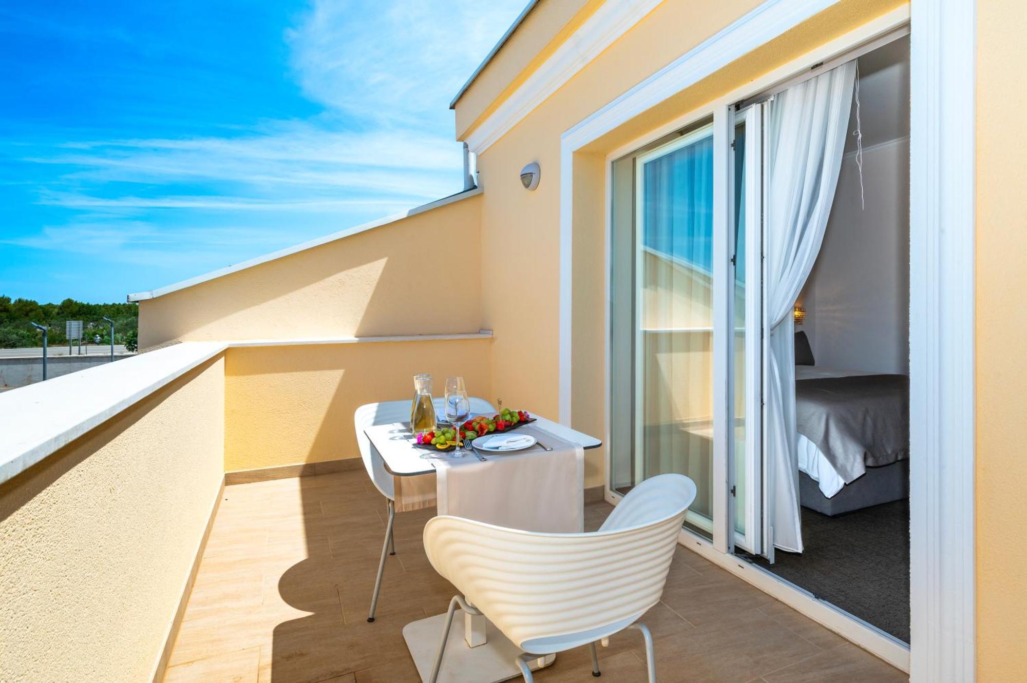 Guest Accommodation Atrium Gulin Lozovac Exterior photo